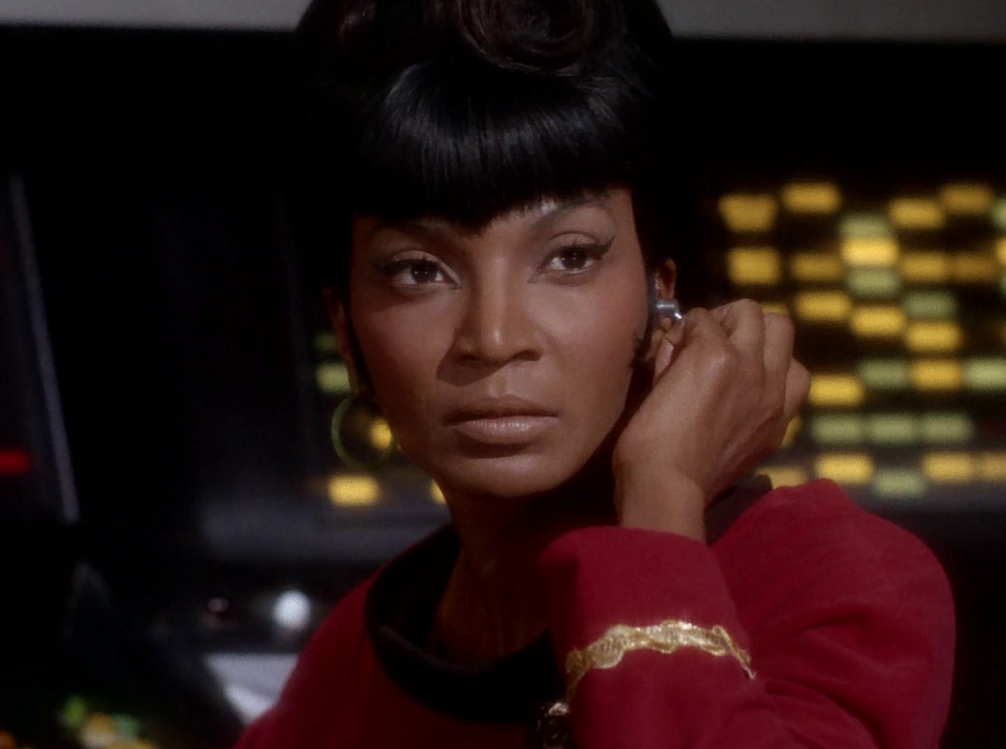 extant_StarTrek_2x11-FridaysChild_2957.jpg