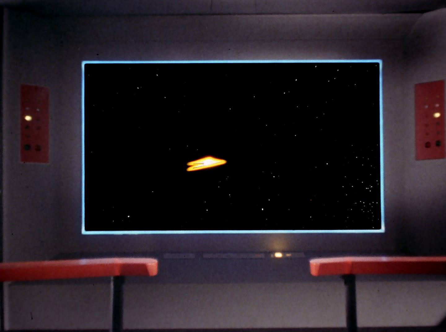 extant_StarTrek_2x11-FridaysChild_2968.jpg