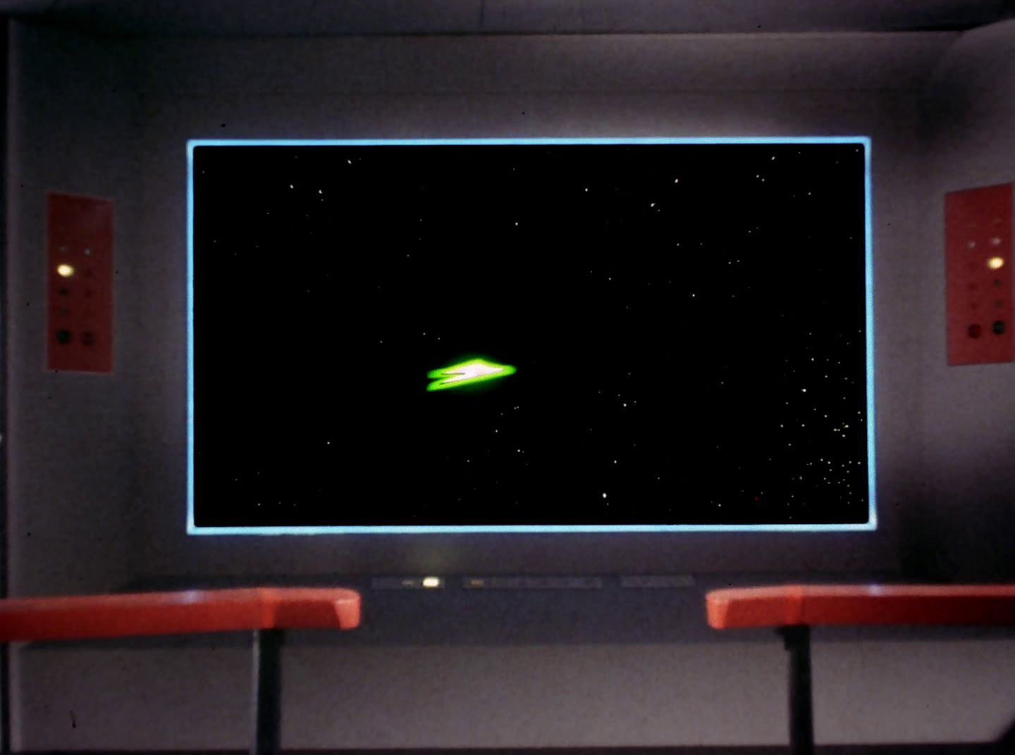 extant_StarTrek_2x11-FridaysChild_2970.jpg