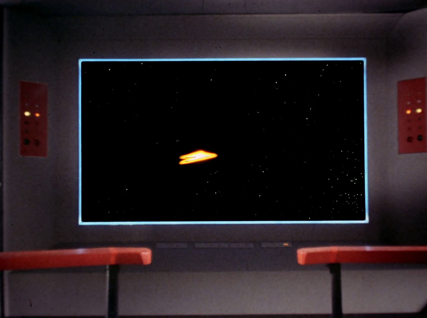 extant_StarTrek_2x11-FridaysChild_2972.jpg