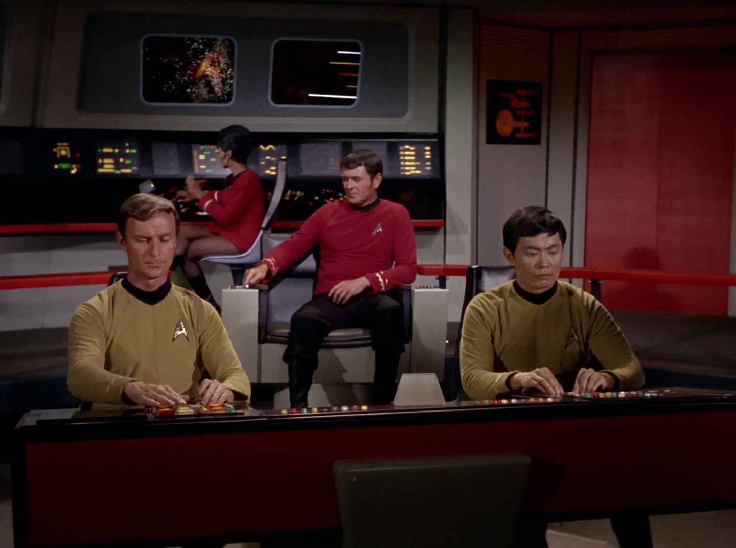 extant_StarTrek_2x11-FridaysChild_2978.jpg