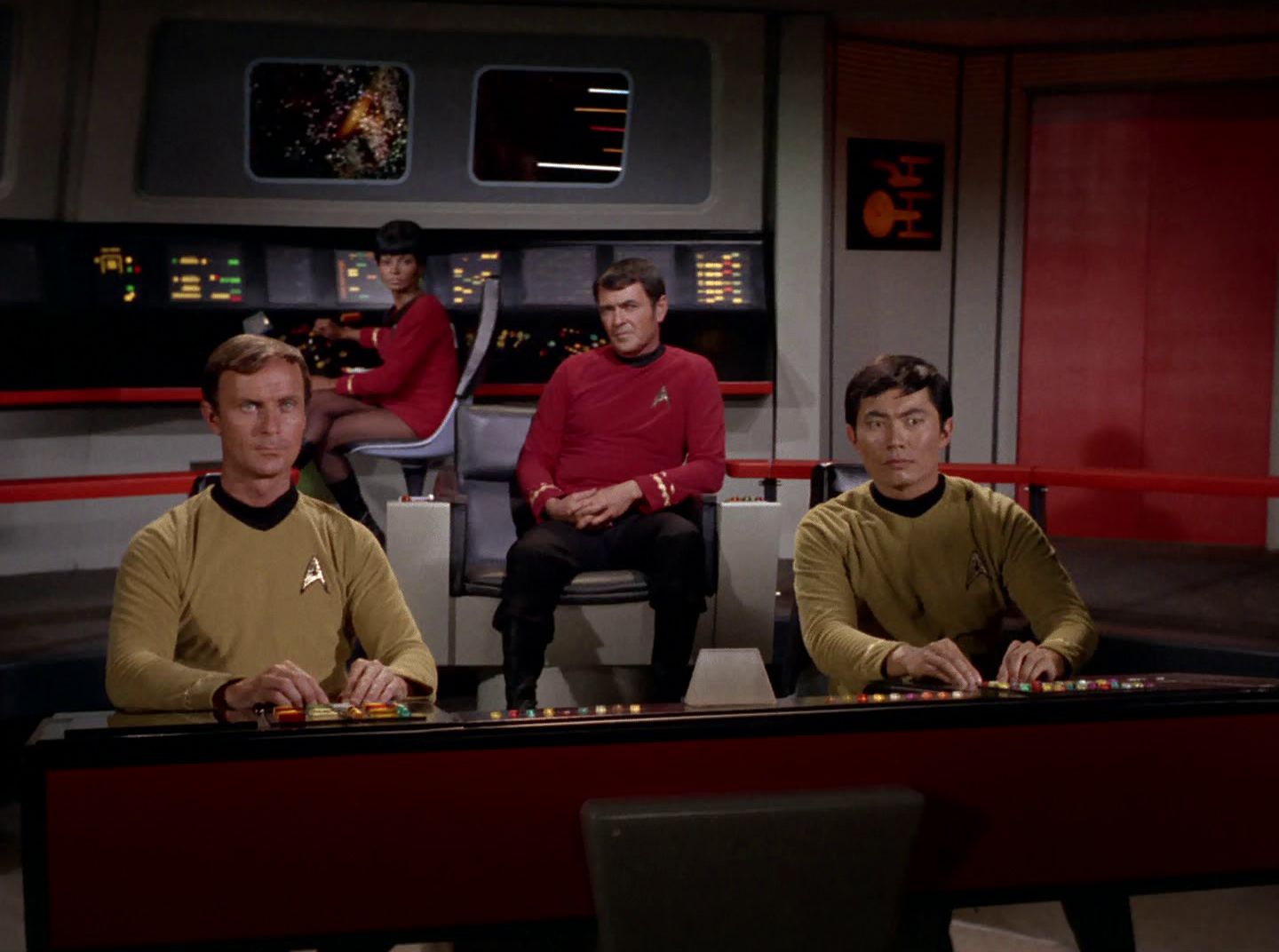 extant_StarTrek_2x11-FridaysChild_2982.jpg