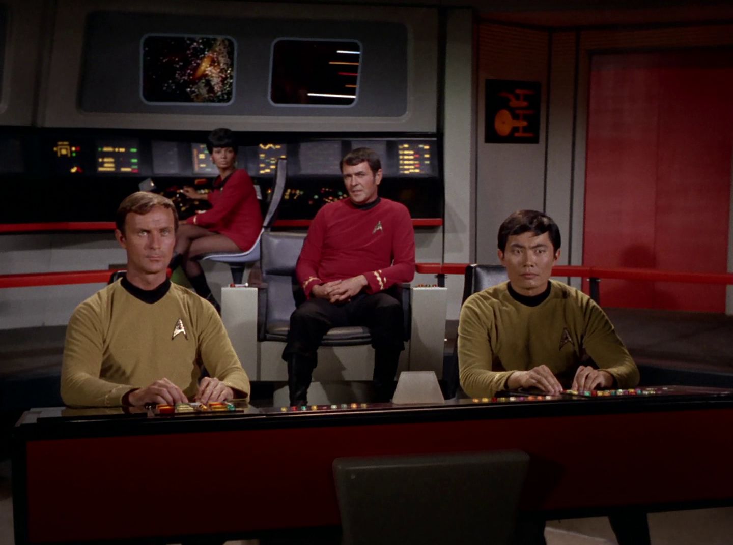 extant_StarTrek_2x11-FridaysChild_2984.jpg