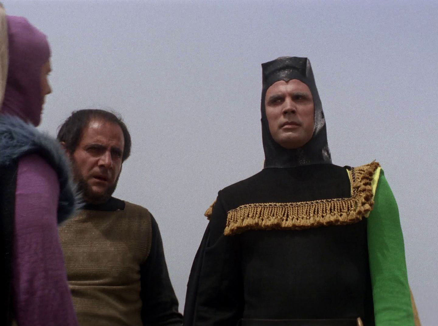 extant_StarTrek_2x11-FridaysChild_3049.jpg
