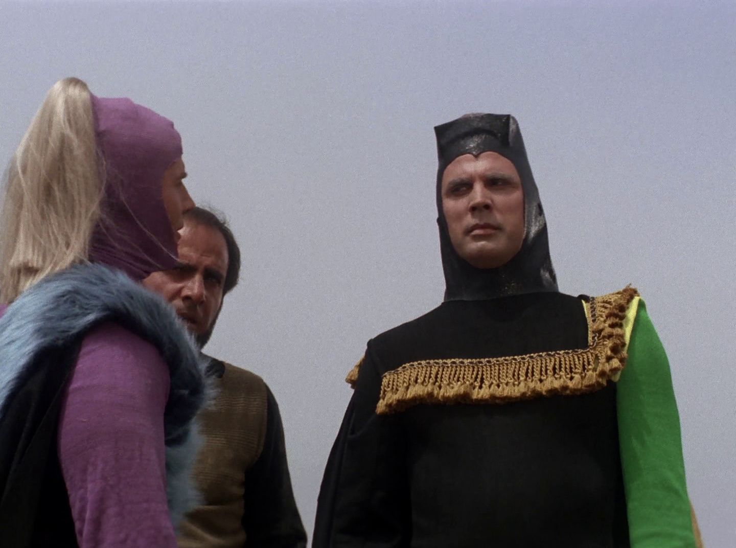 extant_StarTrek_2x11-FridaysChild_3050.jpg
