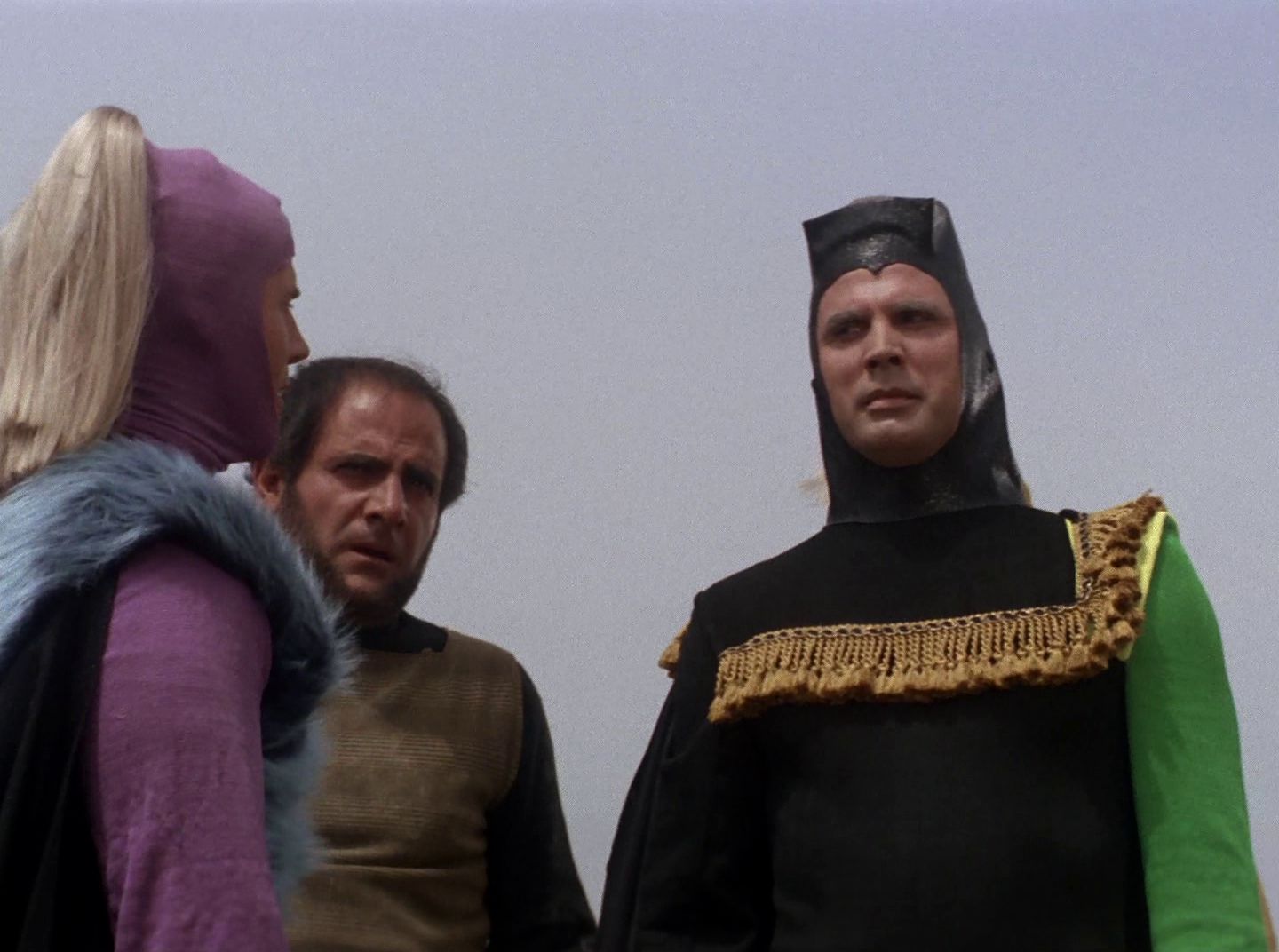 extant_StarTrek_2x11-FridaysChild_3051.jpg