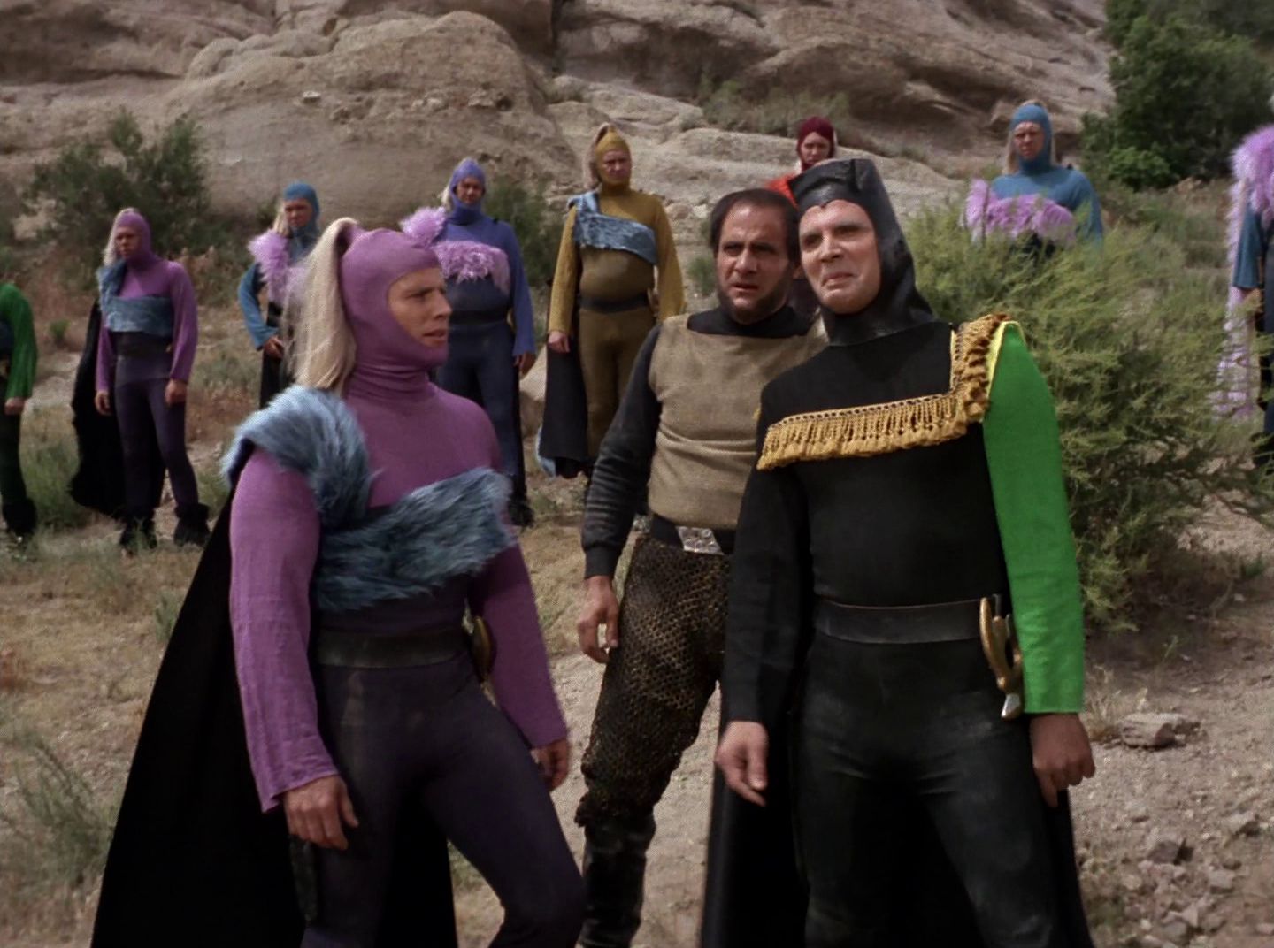 extant_StarTrek_2x11-FridaysChild_3061.jpg