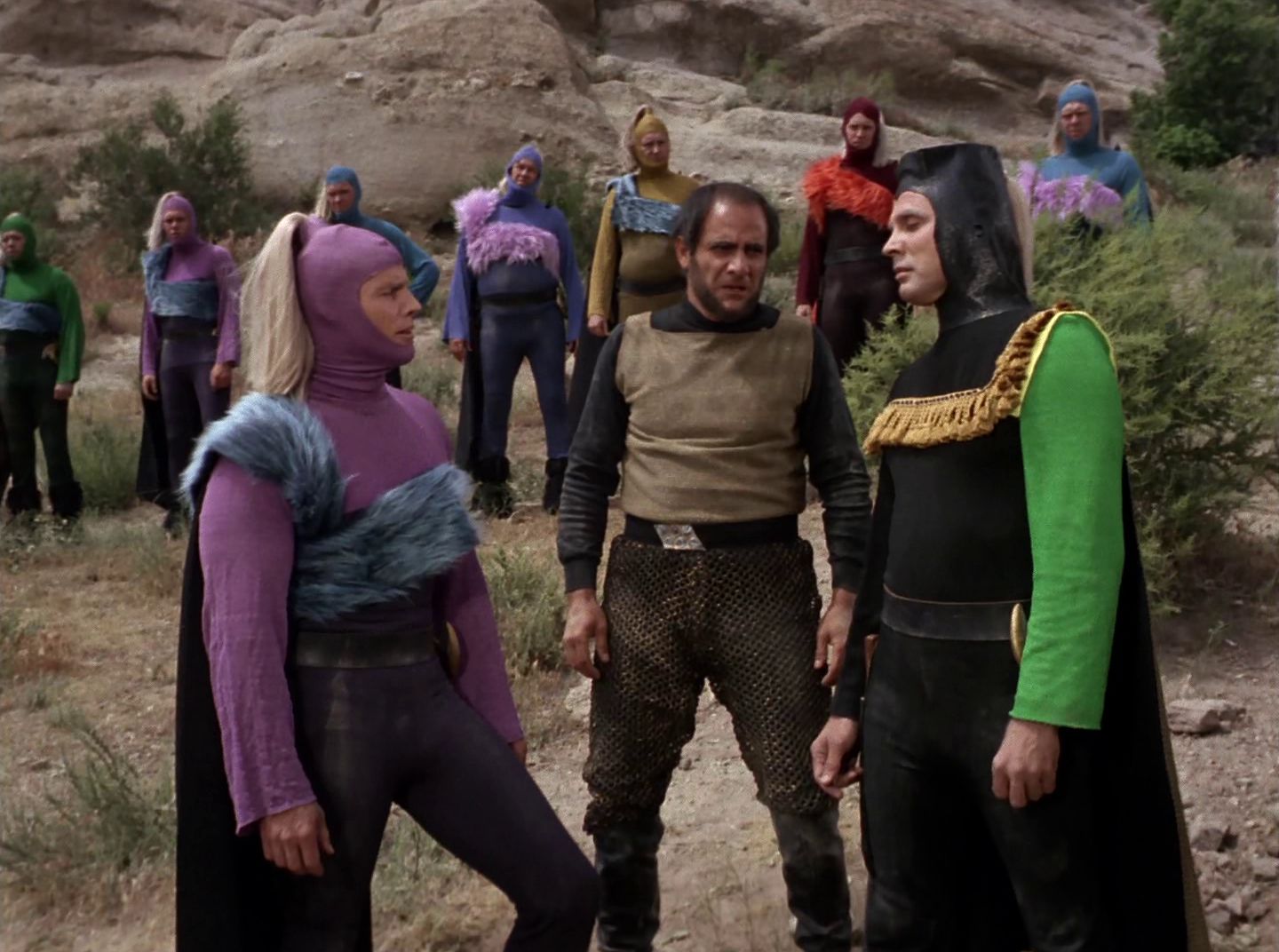 extant_StarTrek_2x11-FridaysChild_3066.jpg