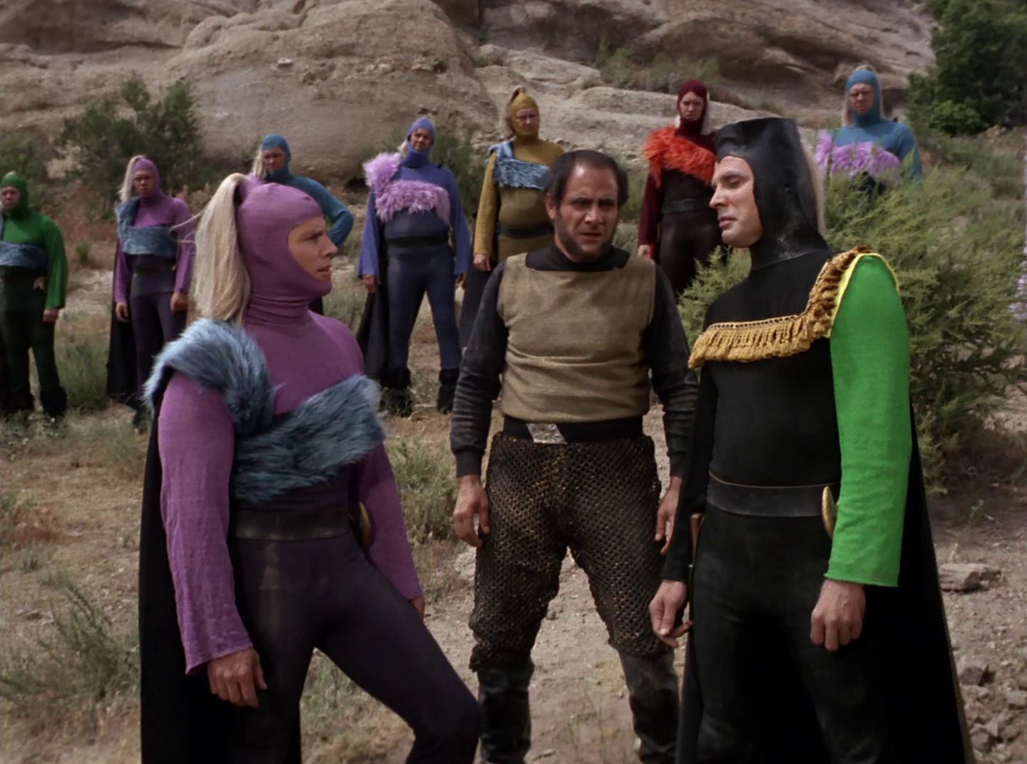 extant_StarTrek_2x11-FridaysChild_3068.jpg