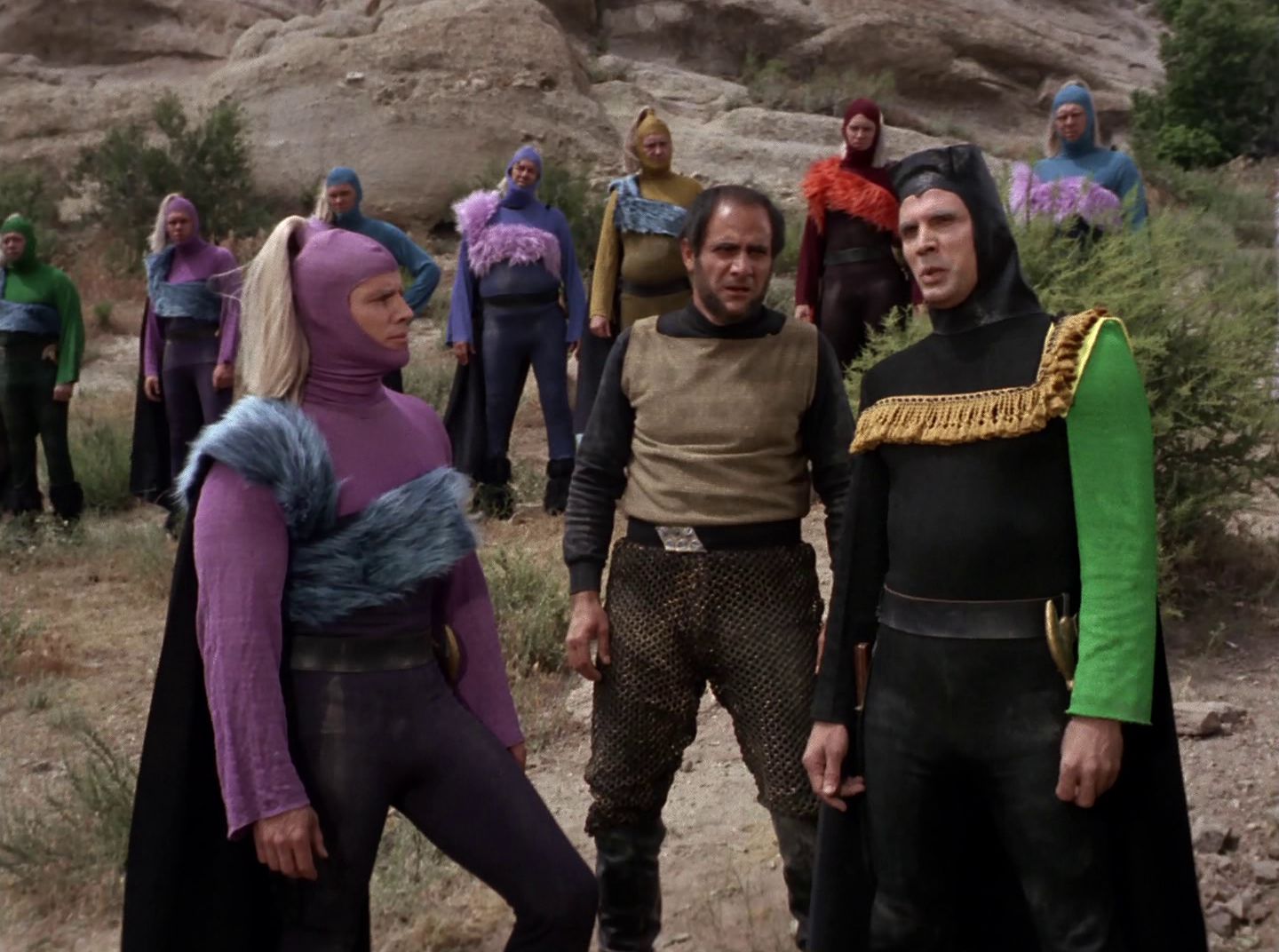 extant_StarTrek_2x11-FridaysChild_3069.jpg
