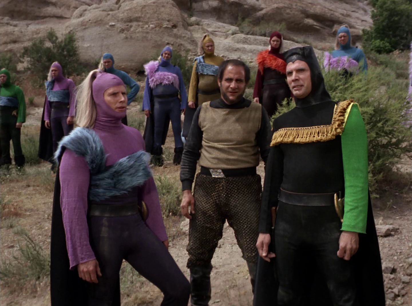 extant_StarTrek_2x11-FridaysChild_3073.jpg