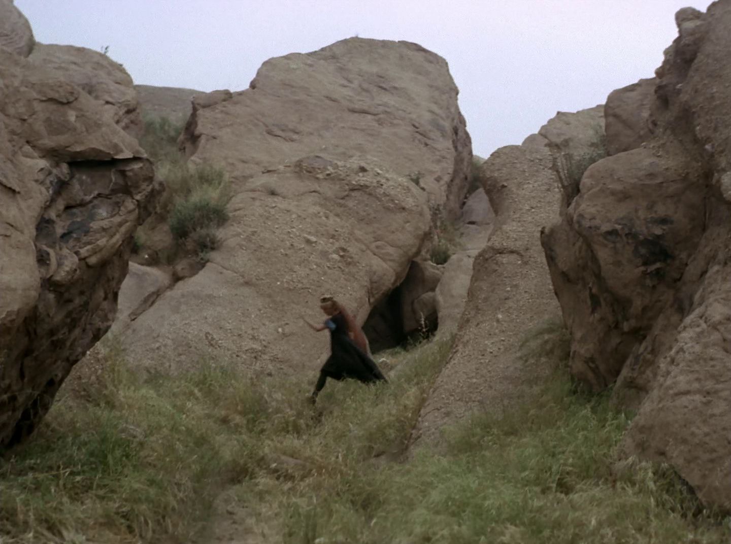 extant_StarTrek_2x11-FridaysChild_3083.jpg