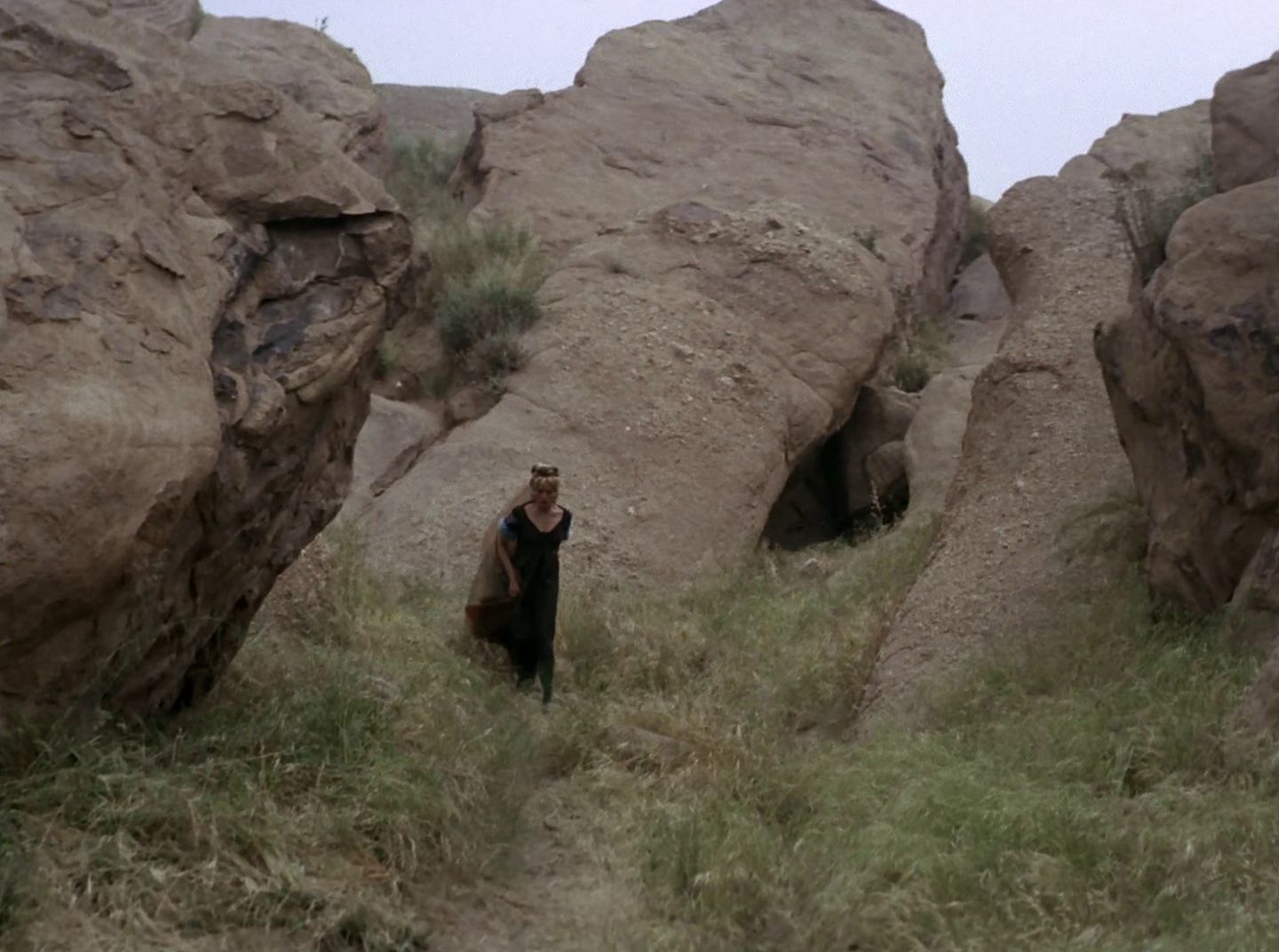 extant_StarTrek_2x11-FridaysChild_3089.jpg