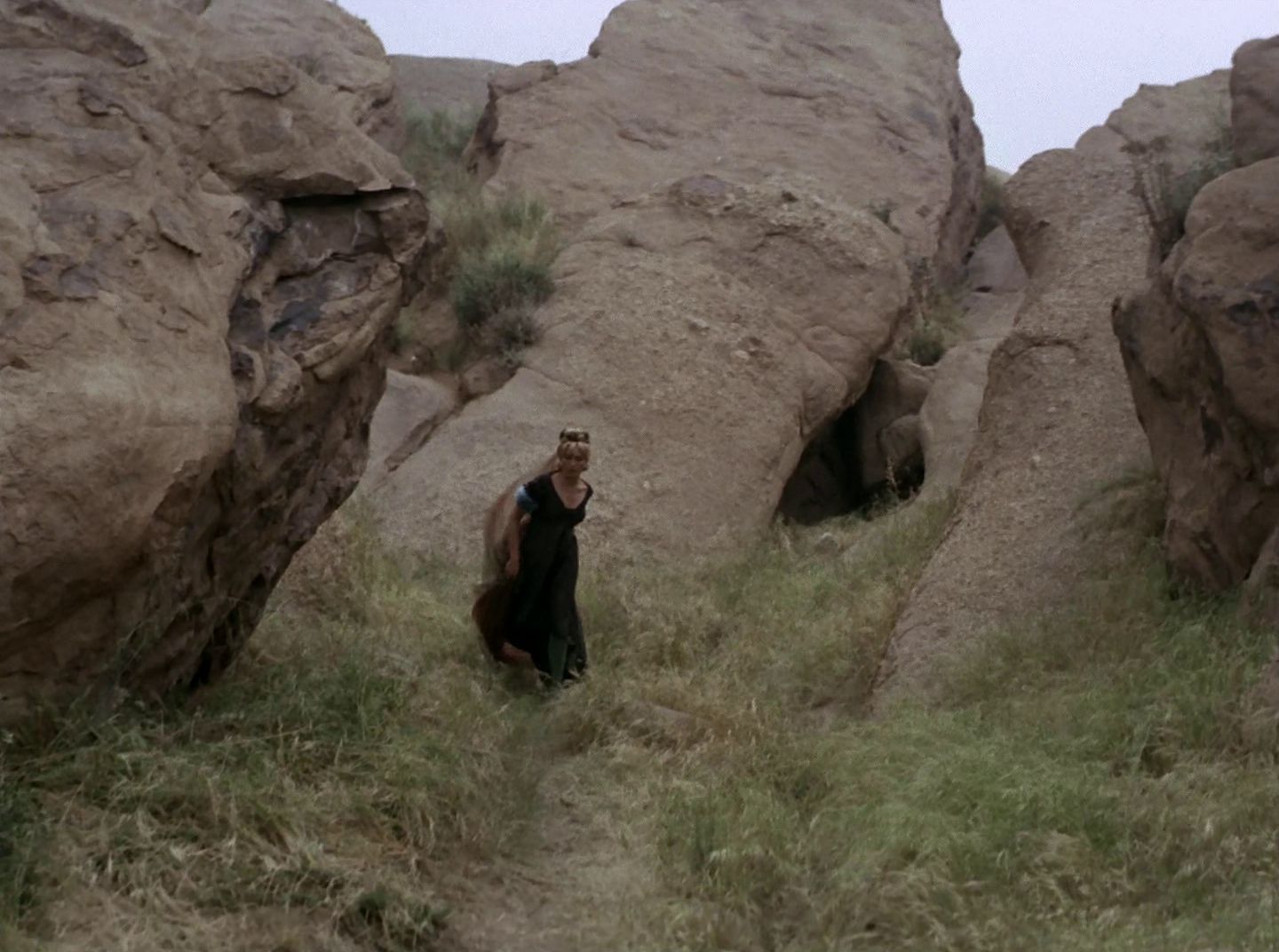 extant_StarTrek_2x11-FridaysChild_3090.jpg