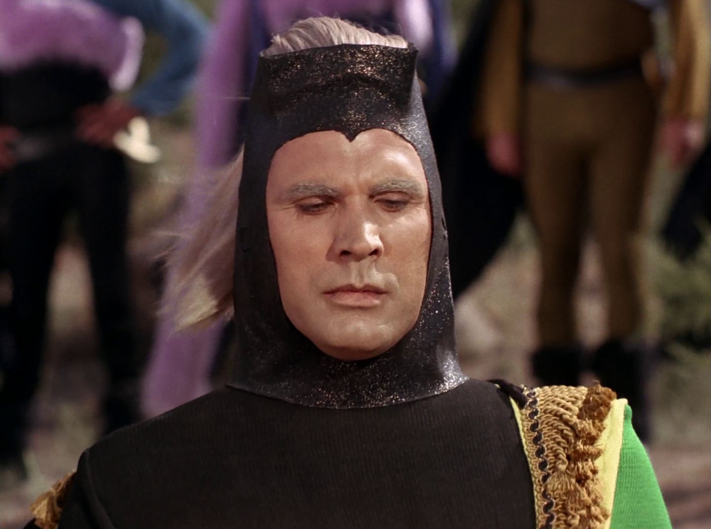 extant_StarTrek_2x11-FridaysChild_3102.jpg