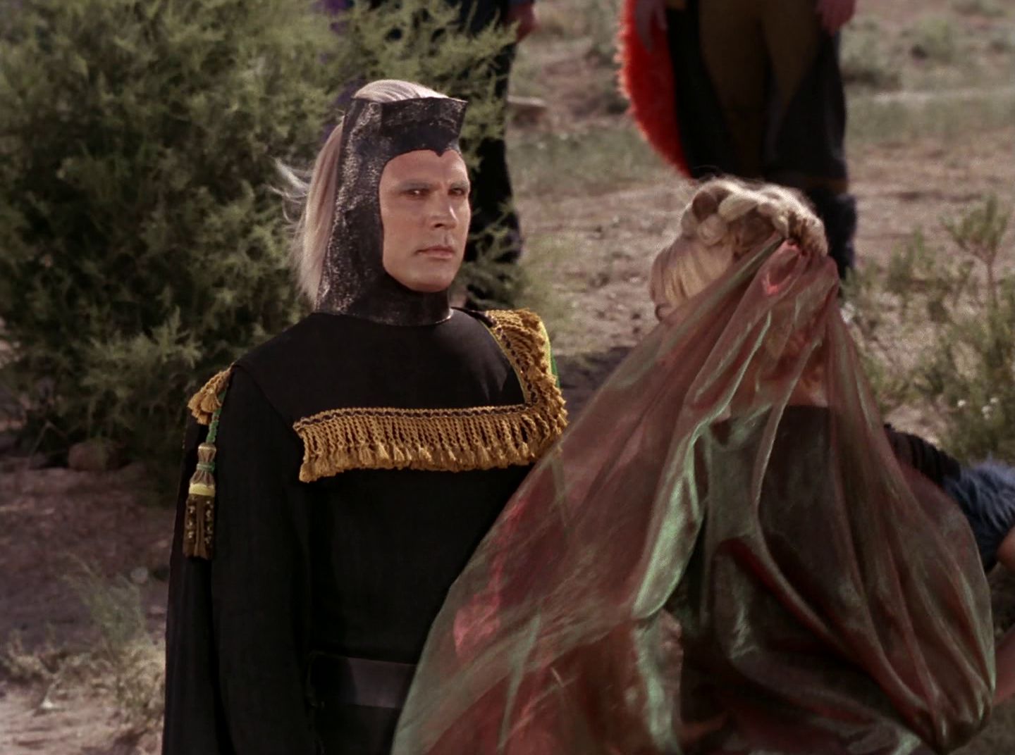extant_StarTrek_2x11-FridaysChild_3119.jpg
