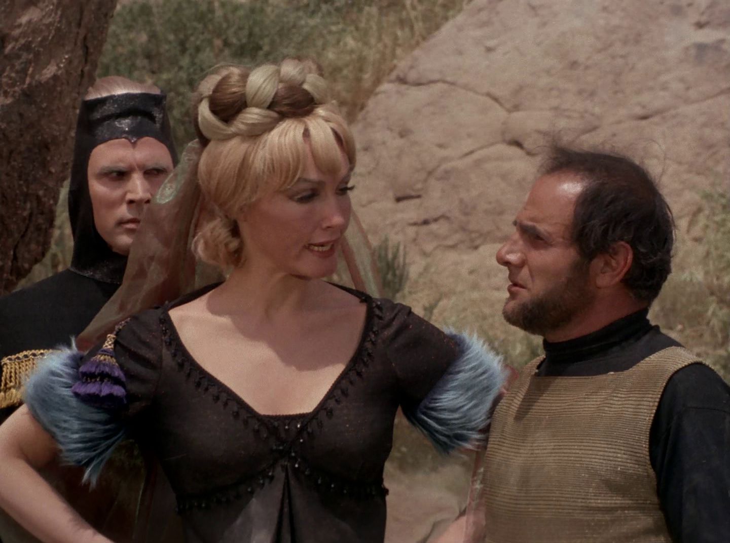 extant_StarTrek_2x11-FridaysChild_3129.jpg