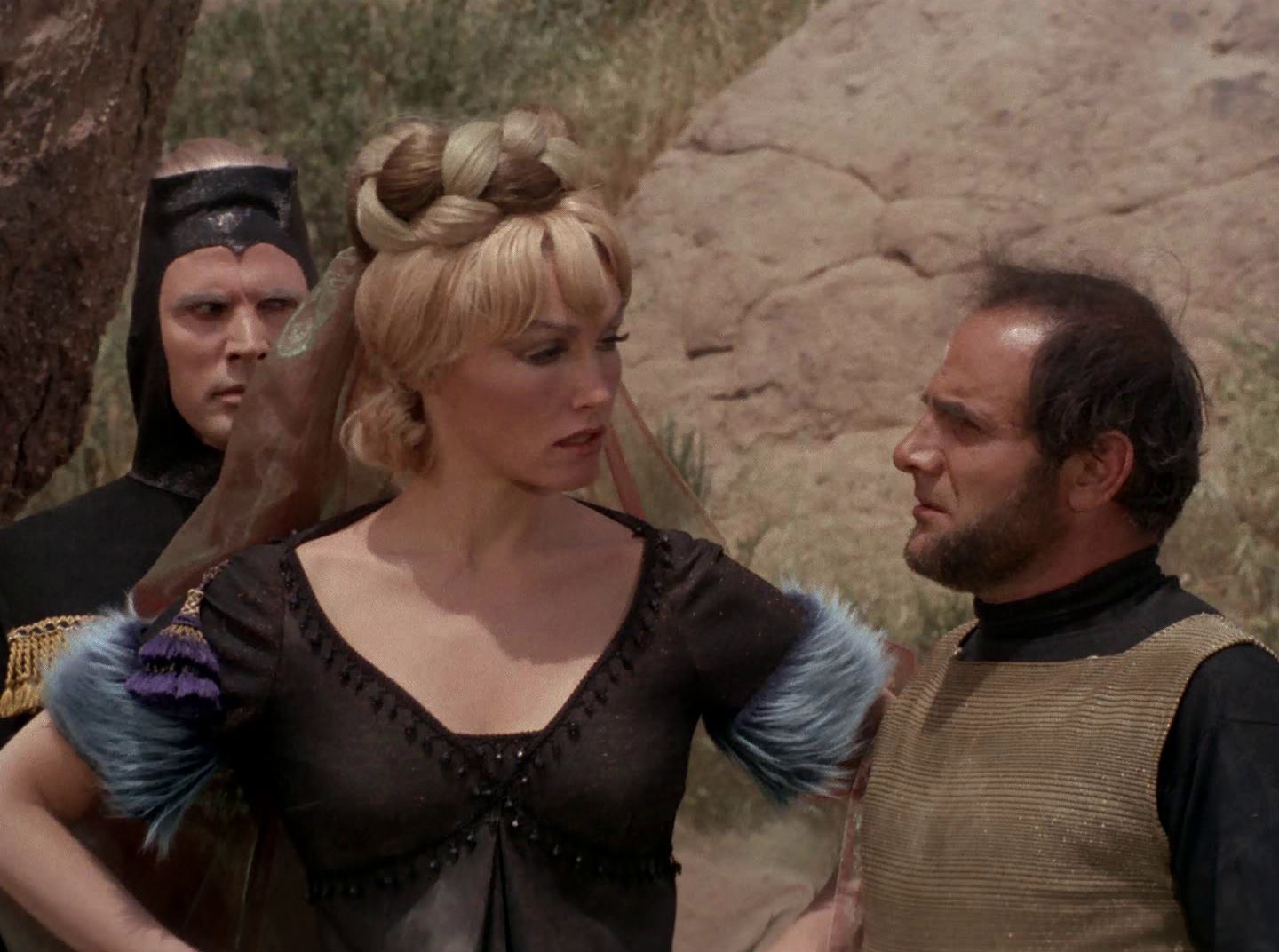 extant_StarTrek_2x11-FridaysChild_3130.jpg