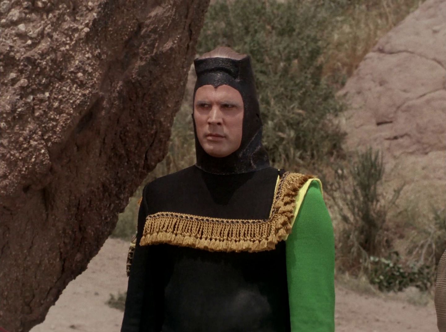 extant_StarTrek_2x11-FridaysChild_3139.jpg