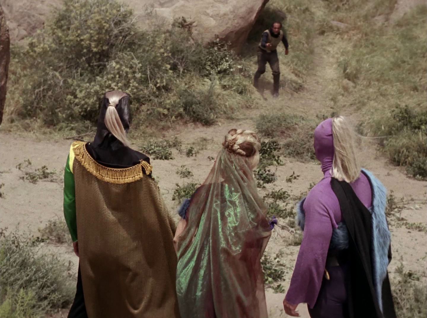 extant_StarTrek_2x11-FridaysChild_3153.jpg