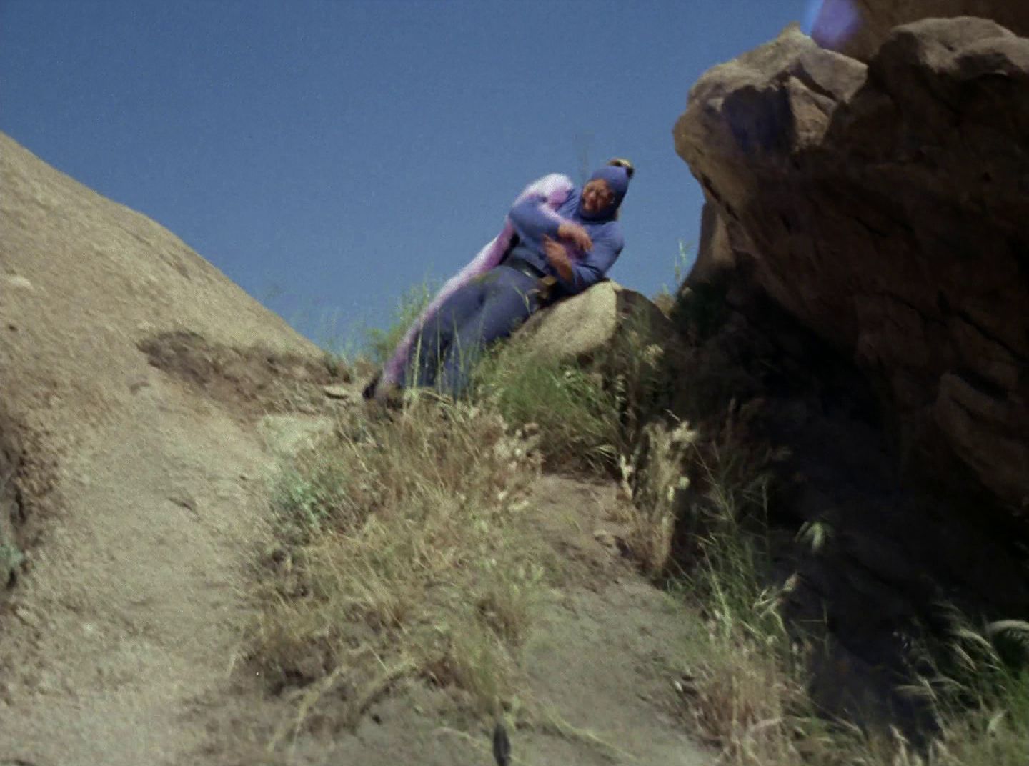 extant_StarTrek_2x11-FridaysChild_3179.jpg