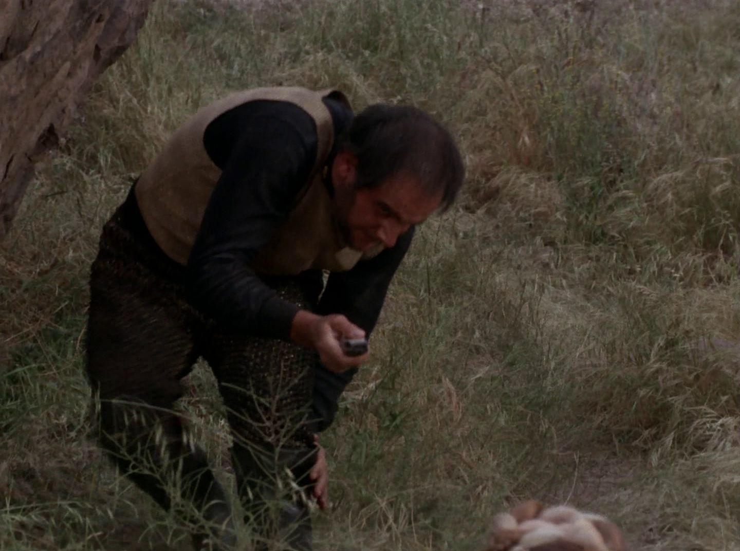 extant_StarTrek_2x11-FridaysChild_3190.jpg