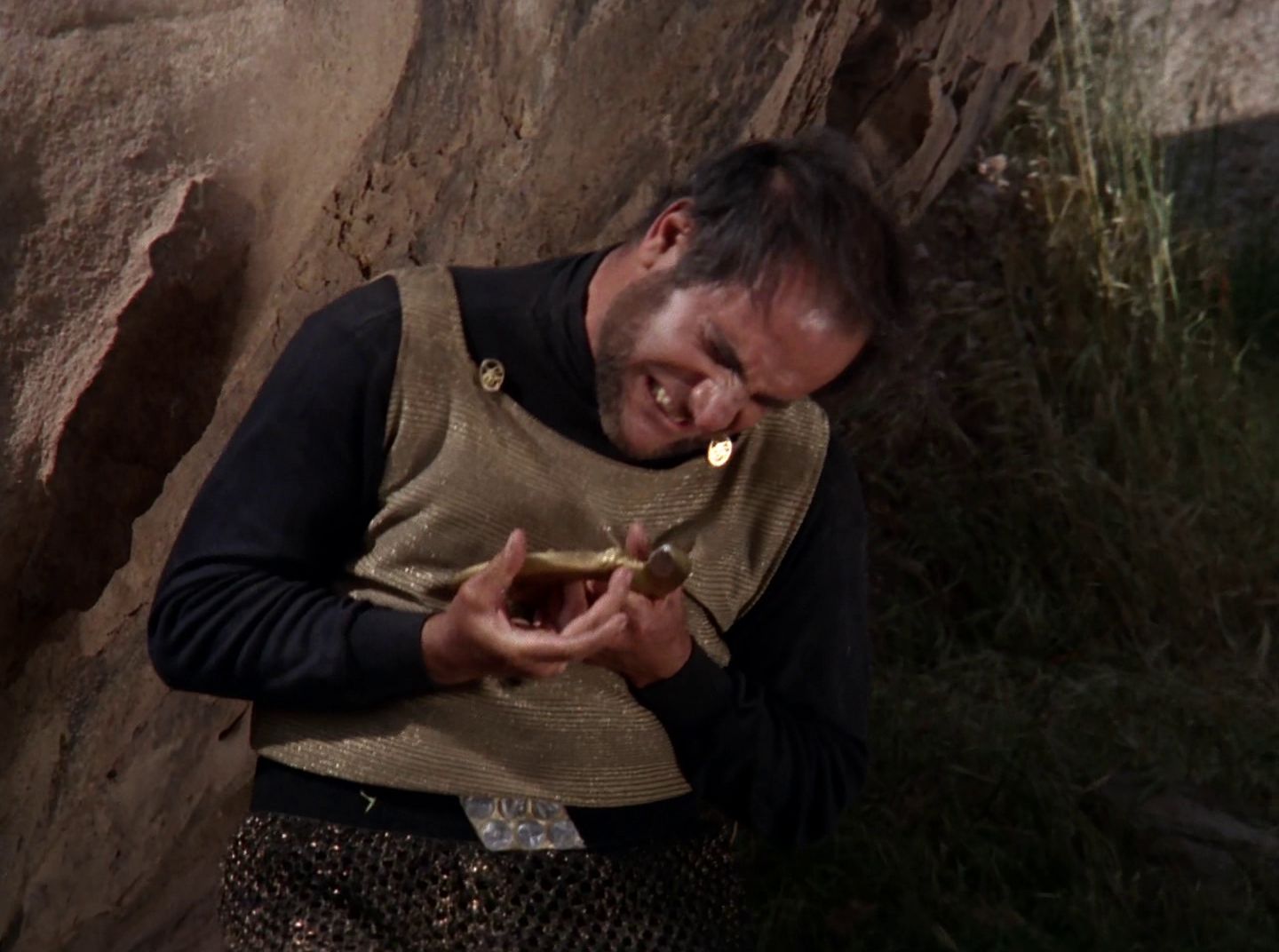 extant_StarTrek_2x11-FridaysChild_3337.jpg