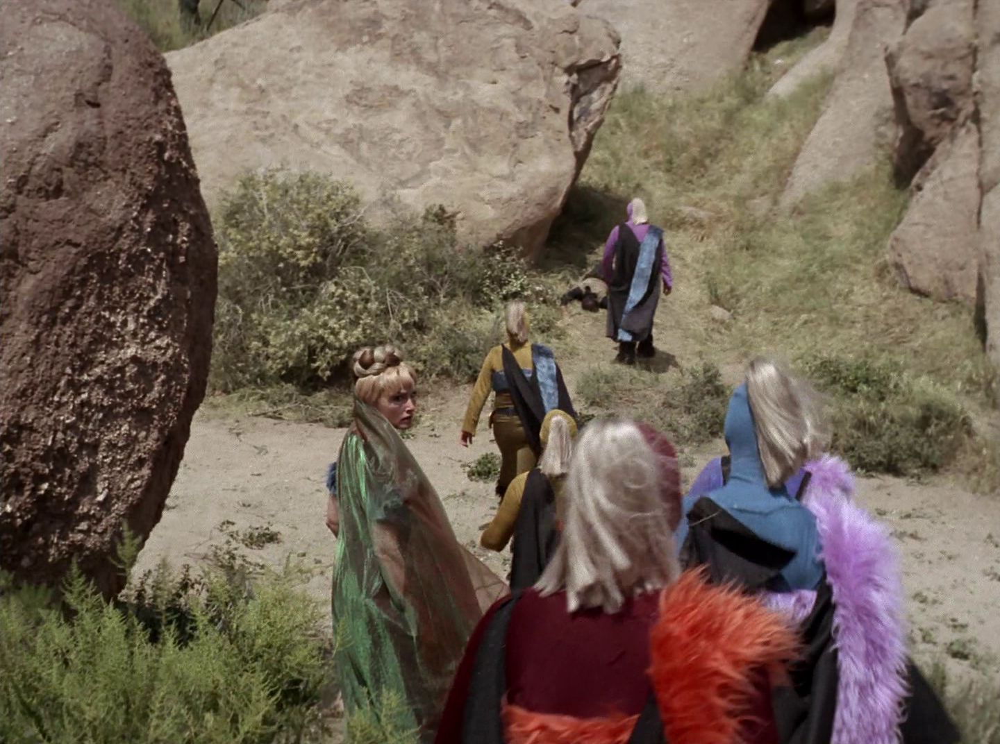 extant_StarTrek_2x11-FridaysChild_3364.jpg