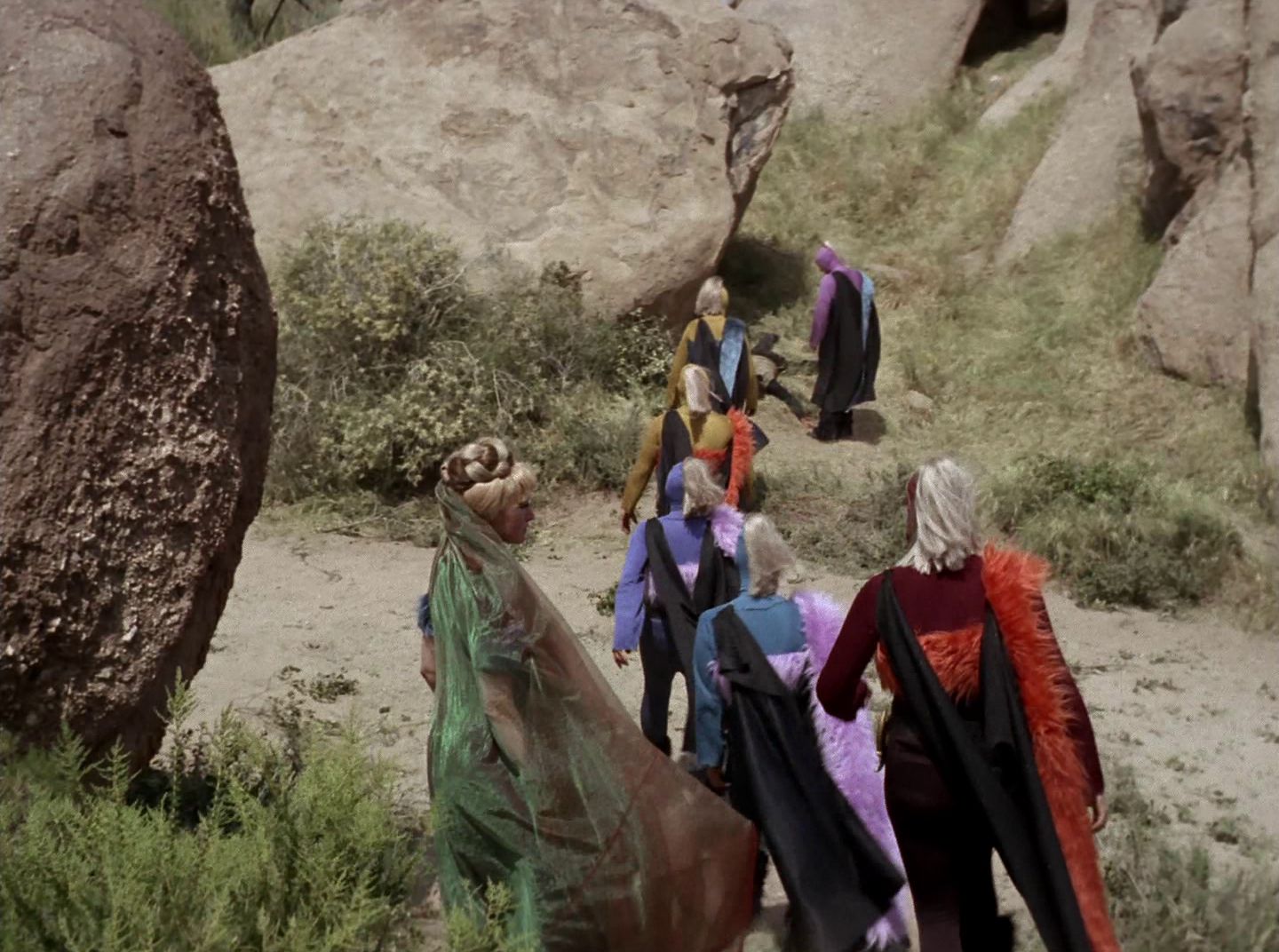 extant_StarTrek_2x11-FridaysChild_3367.jpg