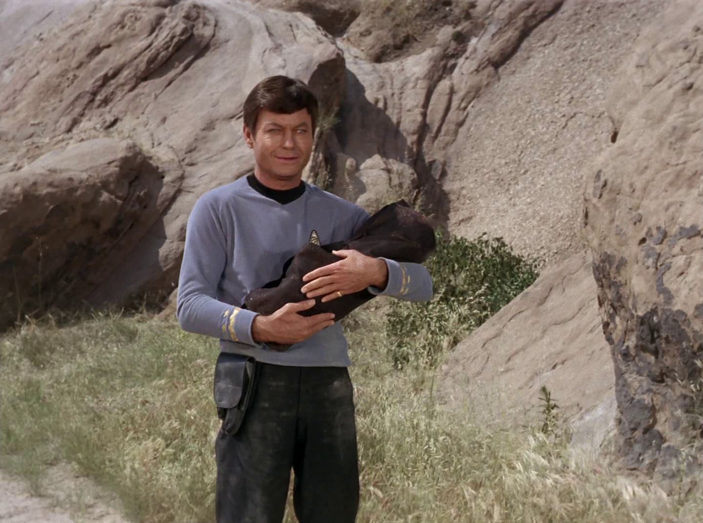 extant_StarTrek_2x11-FridaysChild_3414.jpg