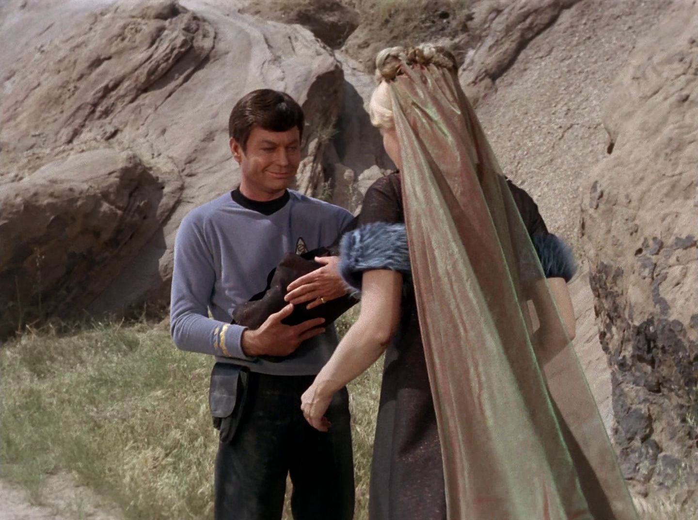 extant_StarTrek_2x11-FridaysChild_3417.jpg