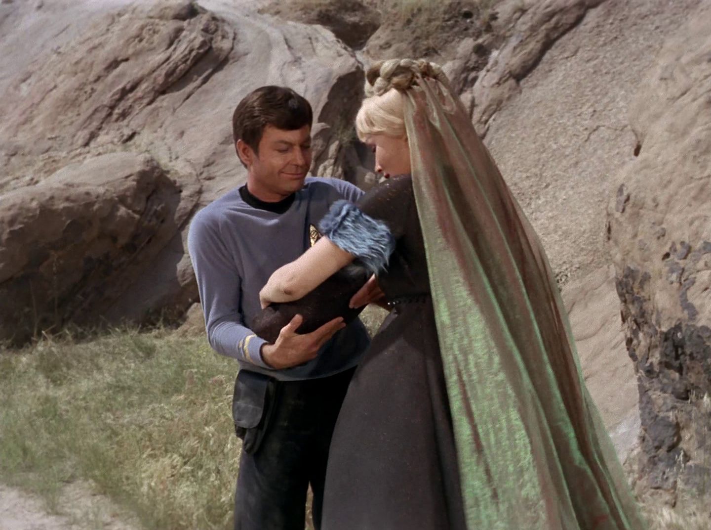 extant_StarTrek_2x11-FridaysChild_3419.jpg