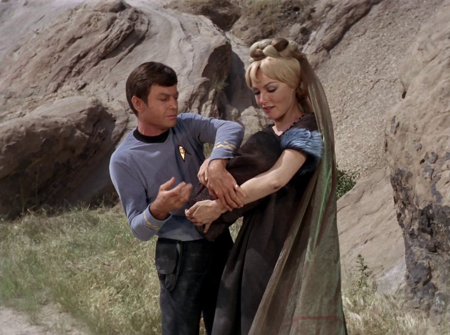 extant_StarTrek_2x11-FridaysChild_3442.jpg