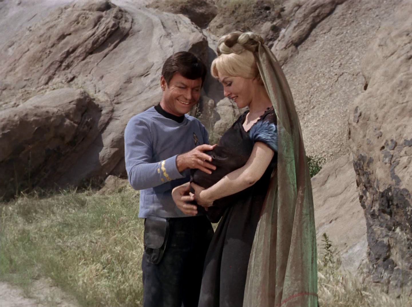 extant_StarTrek_2x11-FridaysChild_3445.jpg