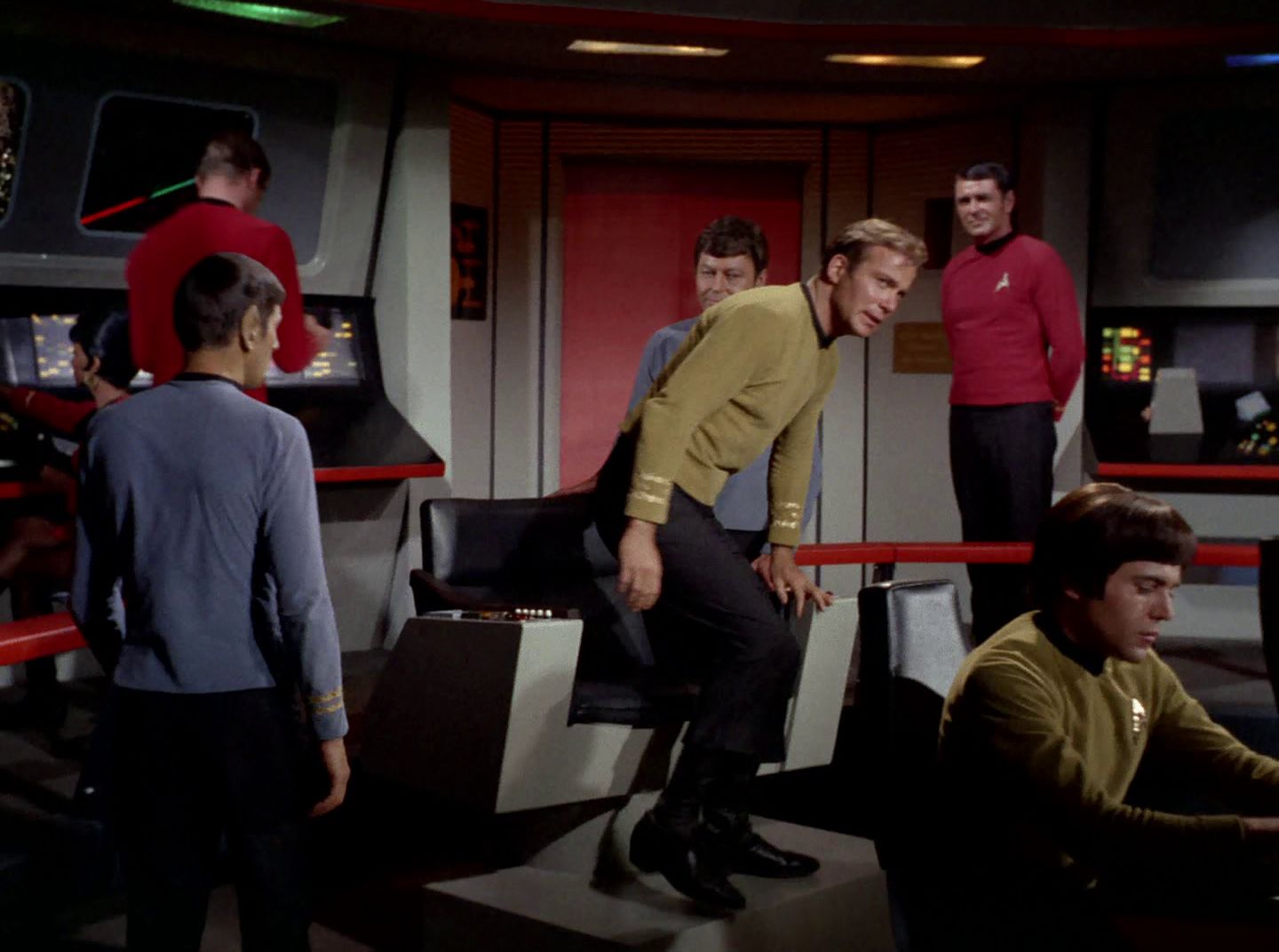 extant_StarTrek_2x11-FridaysChild_3510.jpg