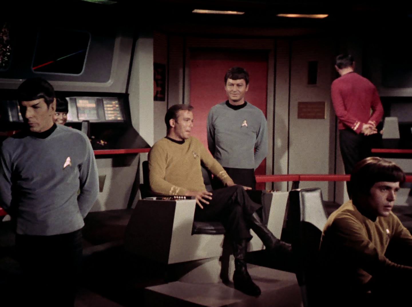extant_StarTrek_2x11-FridaysChild_3547.jpg