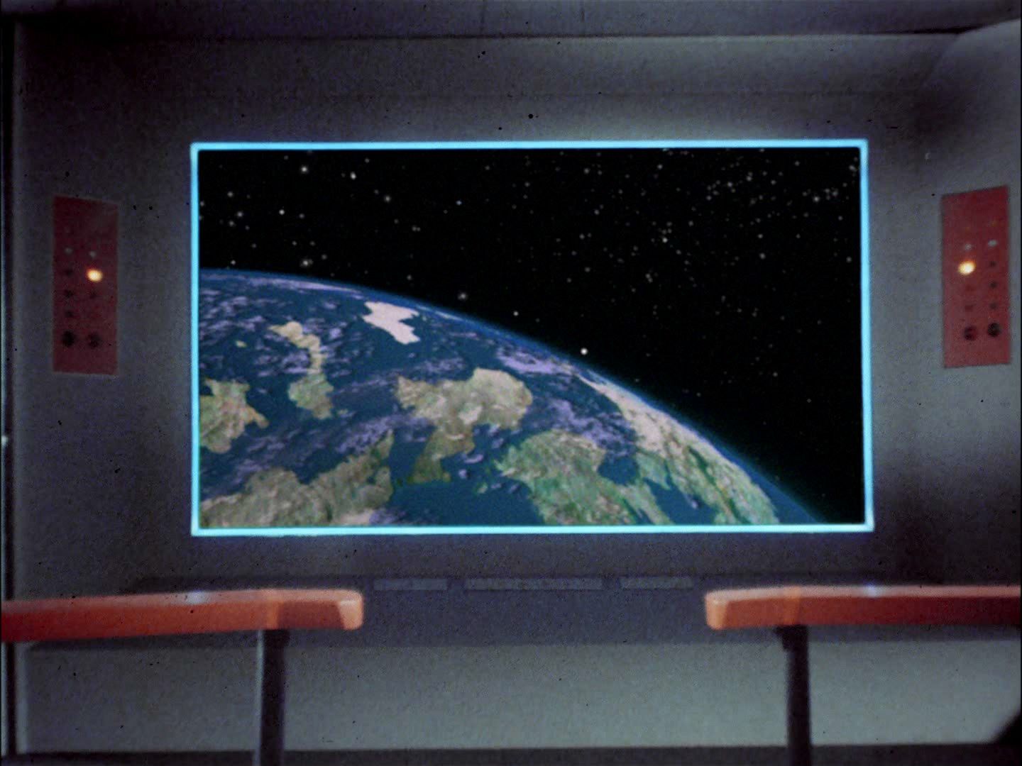 ariane179254_StarTrek_2x11_FridaysChild-NewEffects_1165.jpg