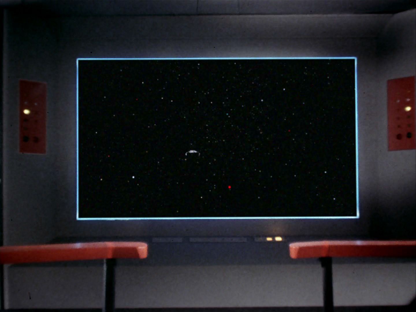 ariane179254_StarTrek_2x11_FridaysChild-NewEffects_2933.jpg