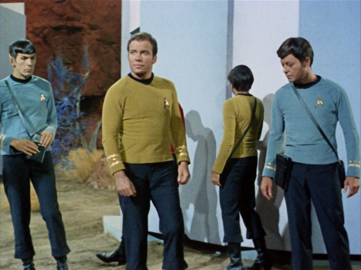 ariane179254_StarTrek_2x12_TheDeadlyYears_0015.jpg