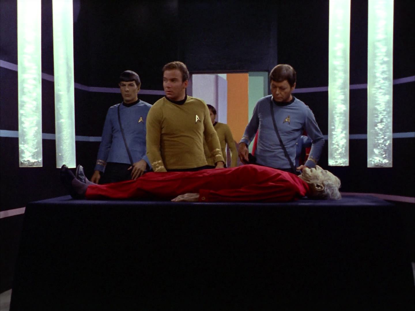 ariane179254_StarTrek_2x12_TheDeadlyYears_0102.jpg