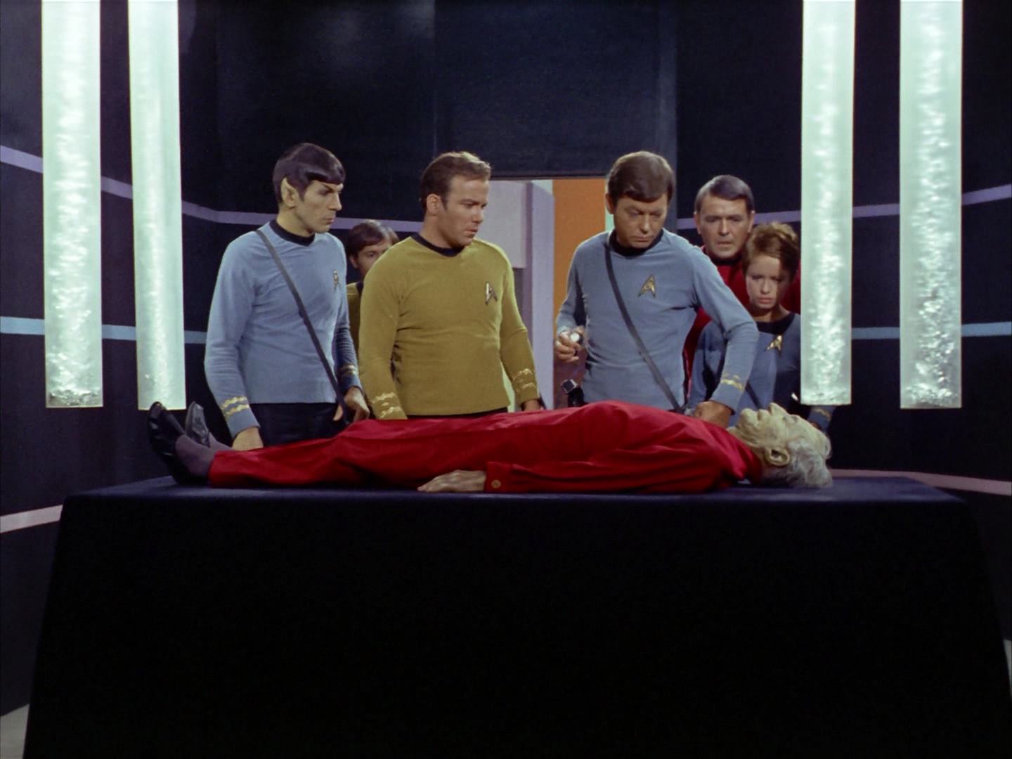 ariane179254_StarTrek_2x12_TheDeadlyYears_0110.jpg