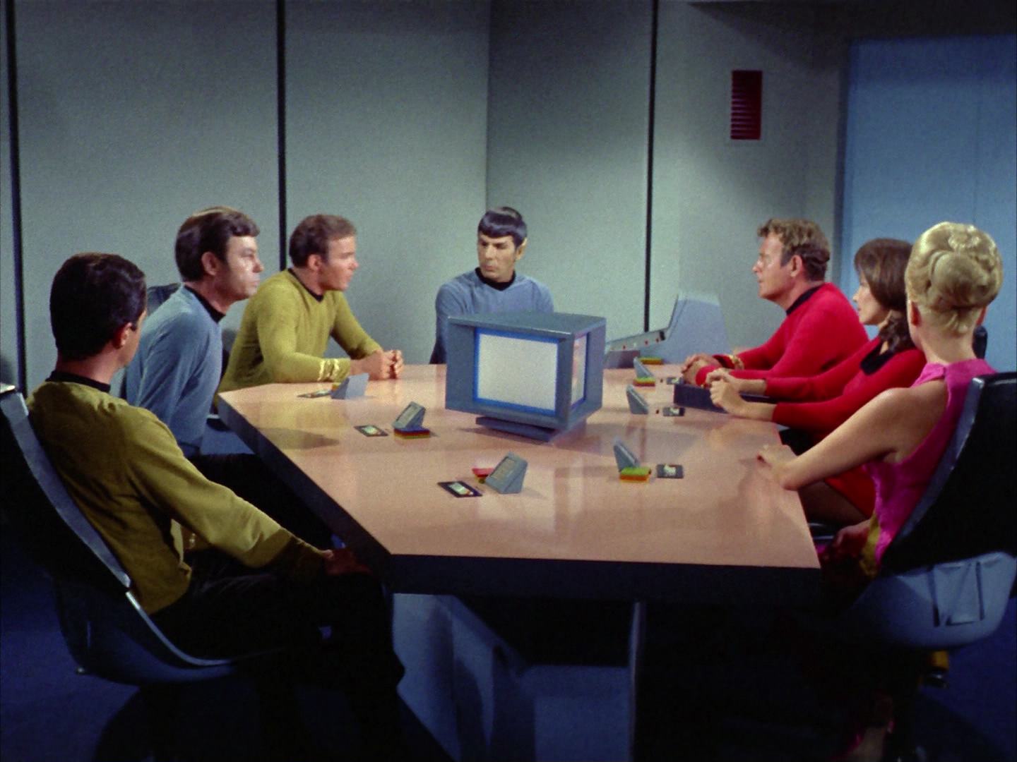 ariane179254_StarTrek_2x12_TheDeadlyYears_0348.jpg