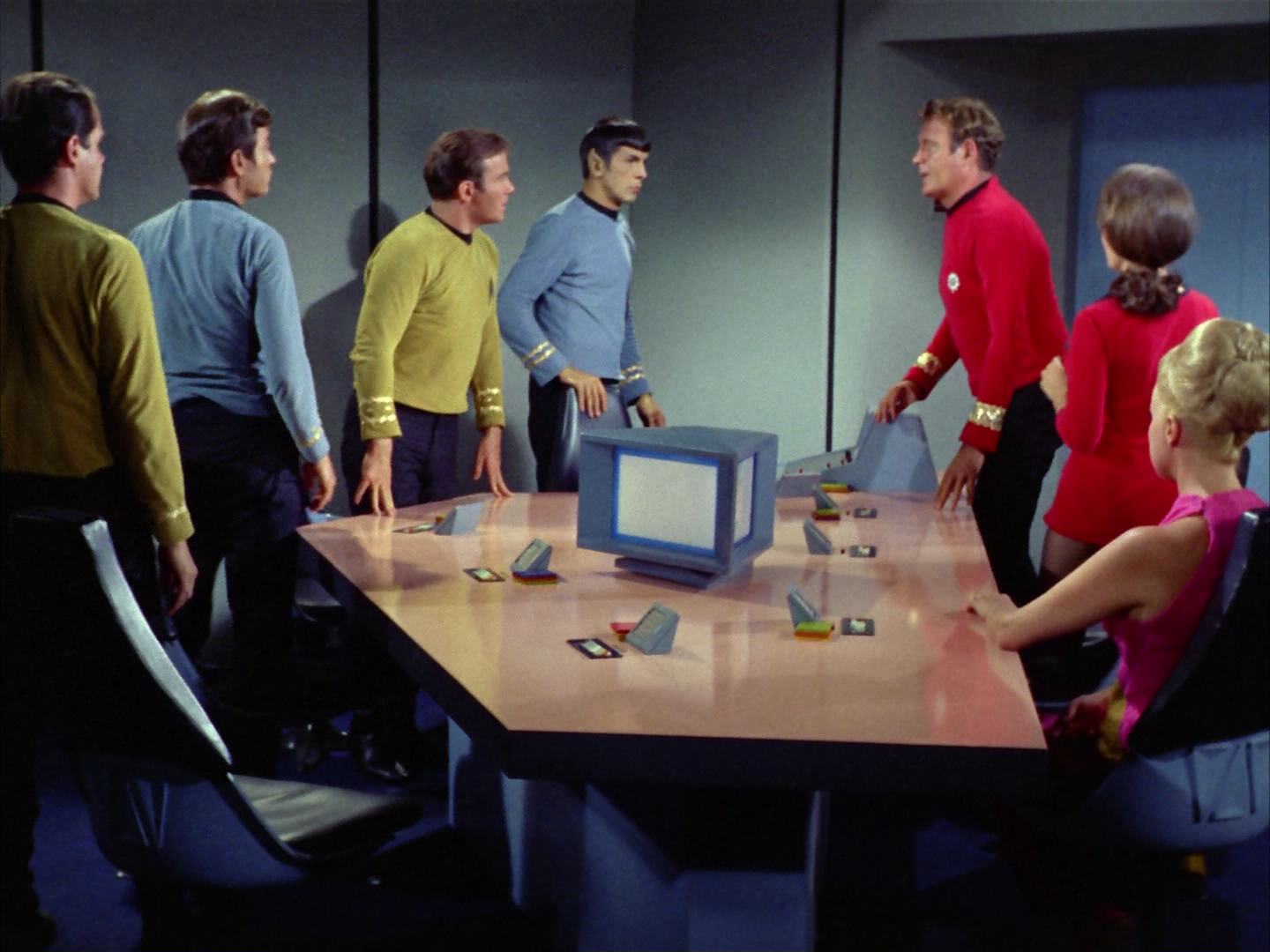 ariane179254_StarTrek_2x12_TheDeadlyYears_0418.jpg