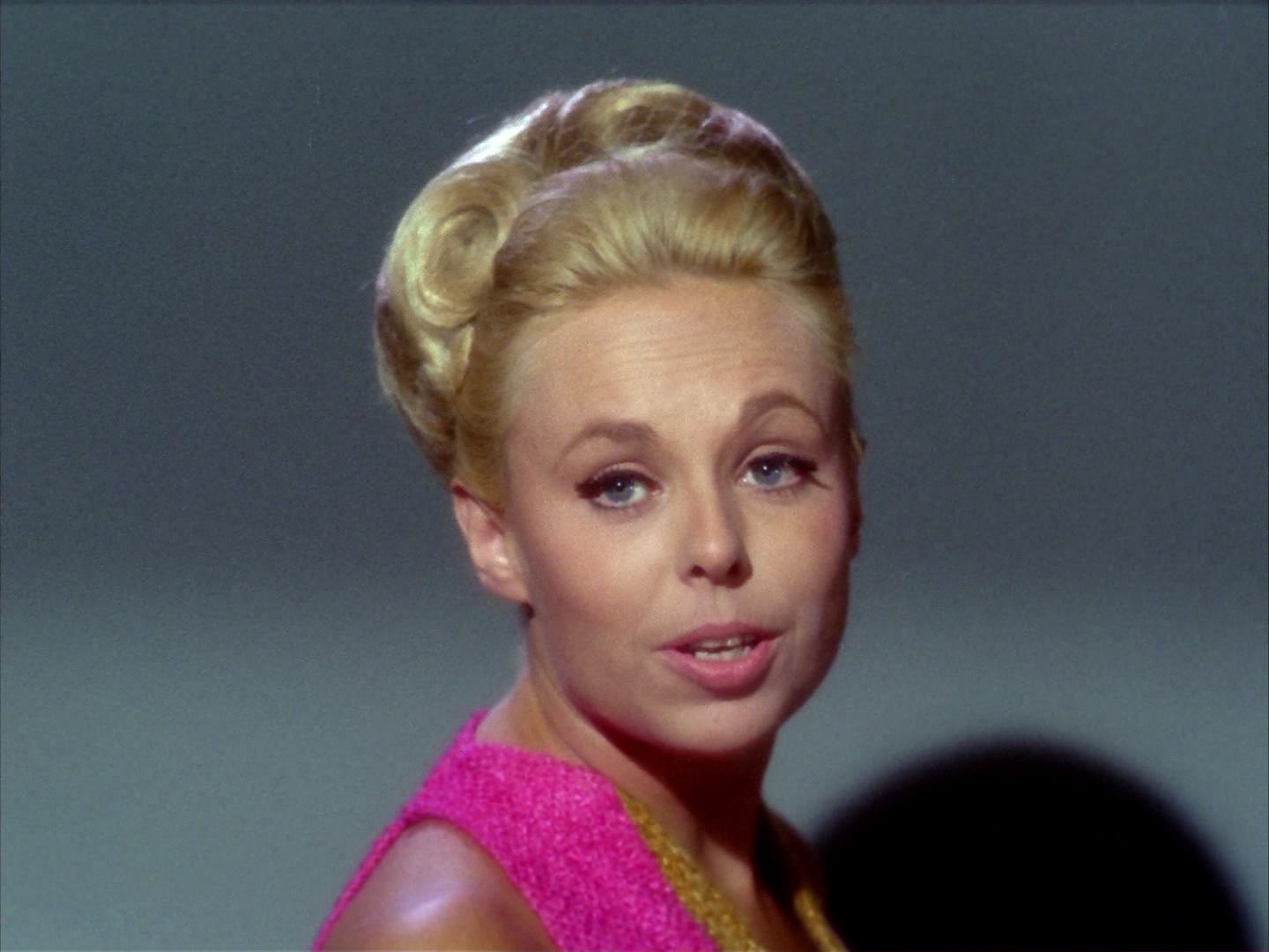 ariane179254_StarTrek_2x12_TheDeadlyYears_0506.jpg