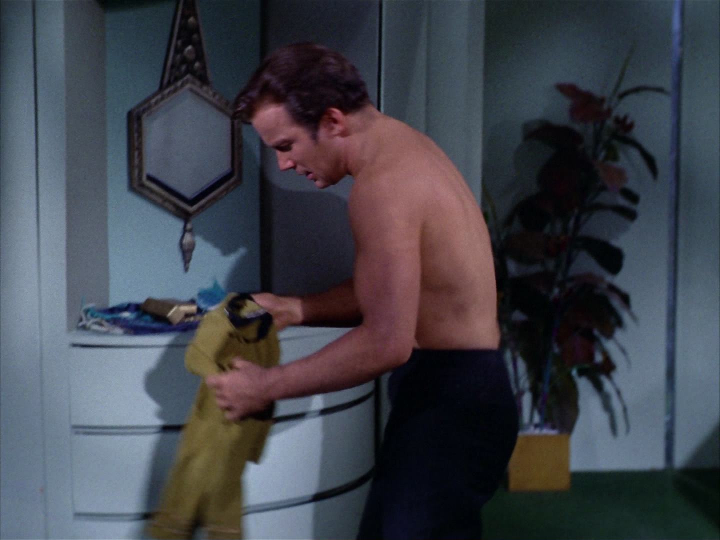 ariane179254_StarTrek_2x12_TheDeadlyYears_0624.jpg