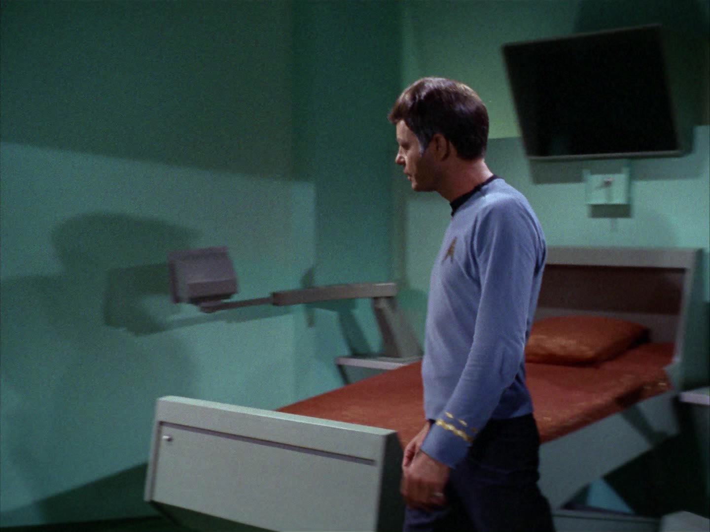 ariane179254_StarTrek_2x12_TheDeadlyYears_0673.jpg