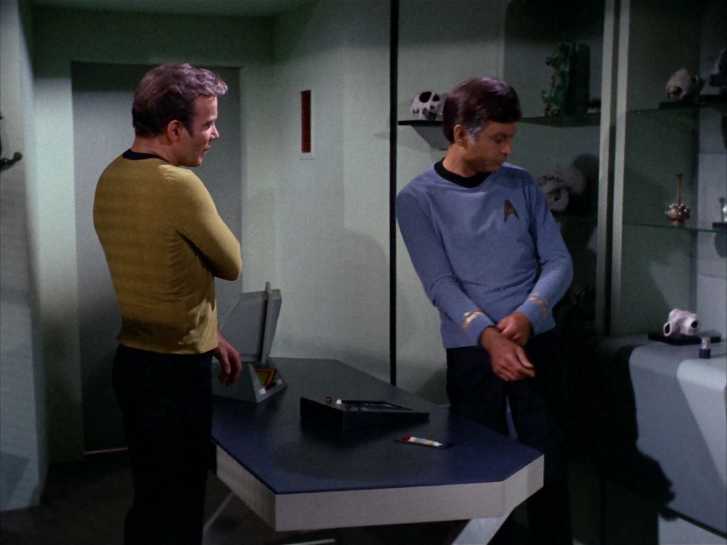 ariane179254_StarTrek_2x12_TheDeadlyYears_0718.jpg
