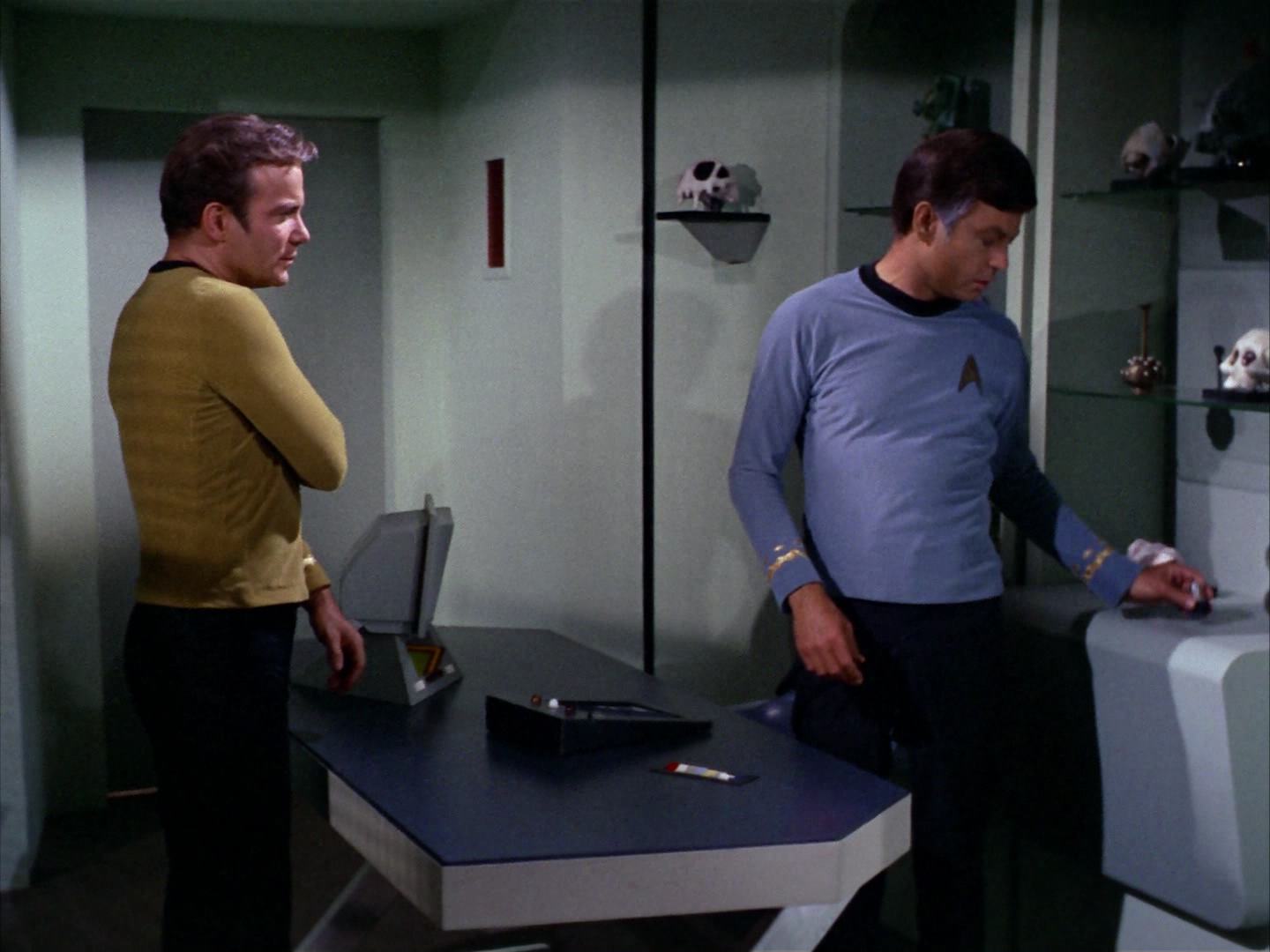 ariane179254_StarTrek_2x12_TheDeadlyYears_0719.jpg