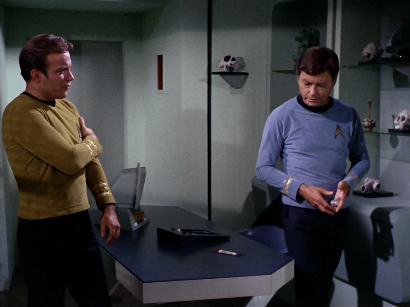 ariane179254_StarTrek_2x12_TheDeadlyYears_0721.jpg