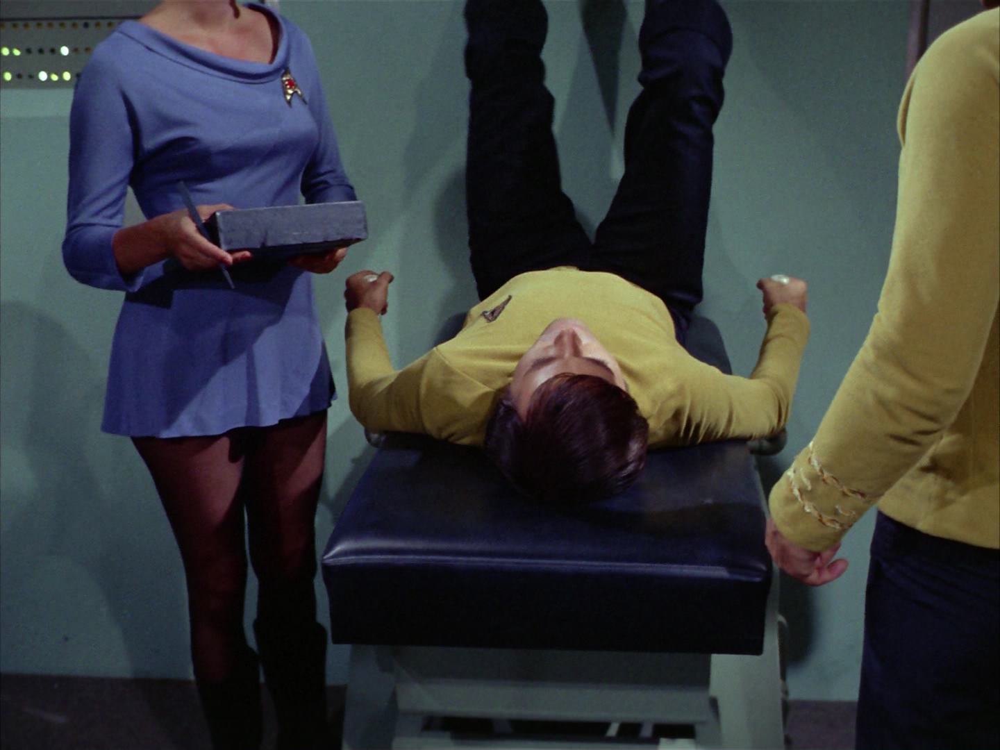 ariane179254_StarTrek_2x12_TheDeadlyYears_0801.jpg